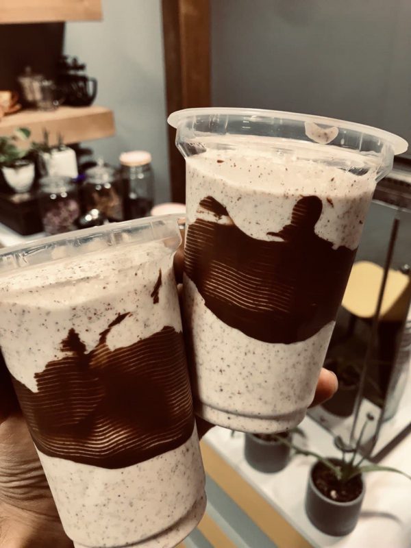 شیک شکلات فندق(300cc)